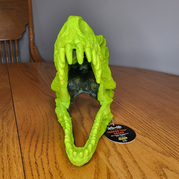 ✨️NEW Thrills & Chills Terror-ium Decor - Picture 5 of 6